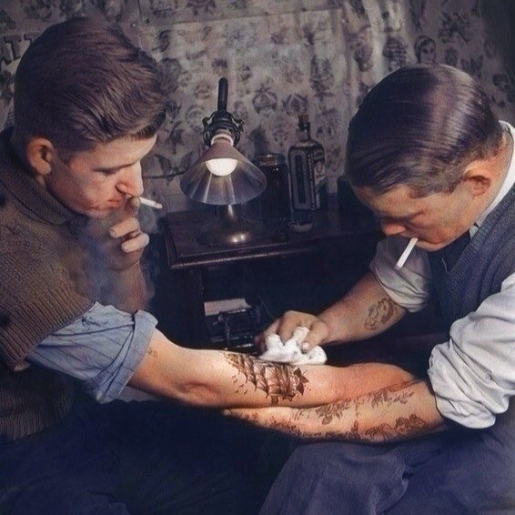Retro tattoo oral group