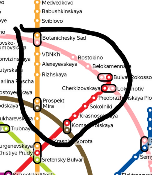 Фото: 3 молодых человека: 20 (мне), 23 и 23 снимут квартиру в Москве. <br><br>Мы не студенты, а давние друзья и коллеги, работаем в сфере фото-, видеопроизводства. Типичная студенческая жизнь с вечеринками нам не интересна. Без животных, и сами свиньями не являемся.<br><br>До 35.000, 10 минут пешком. Предпочтительные станции указаны ниже, но если вы считаете, что Ваш вариант нам подходит - обращайтесь!<br><br>Агентам, компаниям, риелторам - нет.