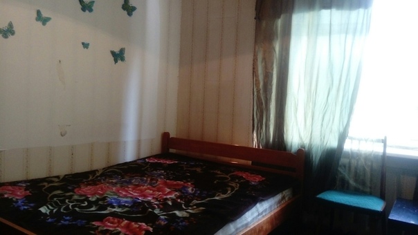 Фото: Сдам комнату в 2х комнатной квартире. Без залога и депозита. Субаренда. Вся необходимая мебель. Стиральная машинка, микроволновка, телевизор, большая двухспальная кровать и т.д. Комната сдается строго для одной девушки. <br>Так же в квартире проживает маленькая кошечка. По всем вопросам пишите в личку. Аренда 10 000р. Без залога и депозита.