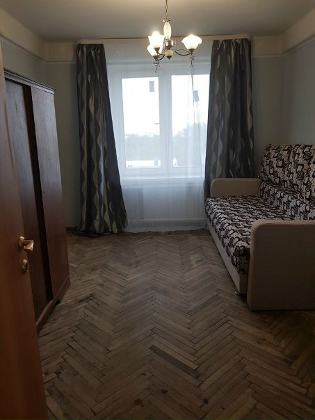 Фото:  Сдаётся Комната  14 квадратных метров ( в 3х комнатной квартире )<br> Ладожская,пр Энергетик д 54<br> 13.500 р ( вместе с ку),ЗАЛОГ  %<br> 8 911 906 60 50- Елена<br> ЗА ПОДРОБНОЙ ИНФОРМАЦИЕЙ ПИШИТЕ В ЛС!