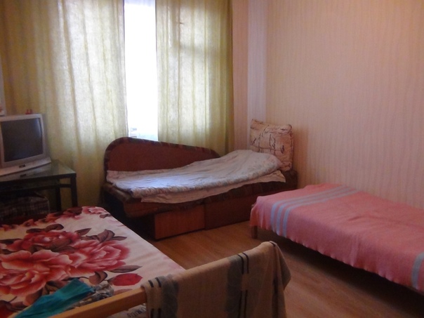 Сдаю место в комнате 1-2 женщинам. Славянкам. Аккуратным, чистоплотным. Всё необходимое для проживания есть: мебель, бытовая техника, WI-FI, телевизор, холодильник, отдельное спальное место. Уютная, домашняя обстановка. Нет мужчин. Ключи сразу при оплате. Не агенство. Без залога. Заключается договор. Оплата 7000 руб, м. Сходненская.<br>Тел. 8 (926) 550-60-35 Татьяна - фото Фото: Сдаю место в комнате 1-2 женщинам. Славянкам. Аккуратным, чистоплотным. Всё необходимое для проживания есть: мебель, бытовая техника, WI-FI, телевизор, холодильник, отдельное спальное место. Уютная, домашняя обстановка. Нет мужчин. Ключи сразу при оплате. Не агенство. Без залога. Заключается договор. Оплата 7000 руб, м. Сходненская.<br>Тел. 8 (926) 550-60-35 Татьяна
