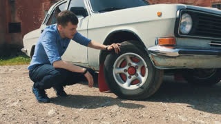 Байкал - Гнилая насквозь Волга 2410 на которой мы едем на Байкал.